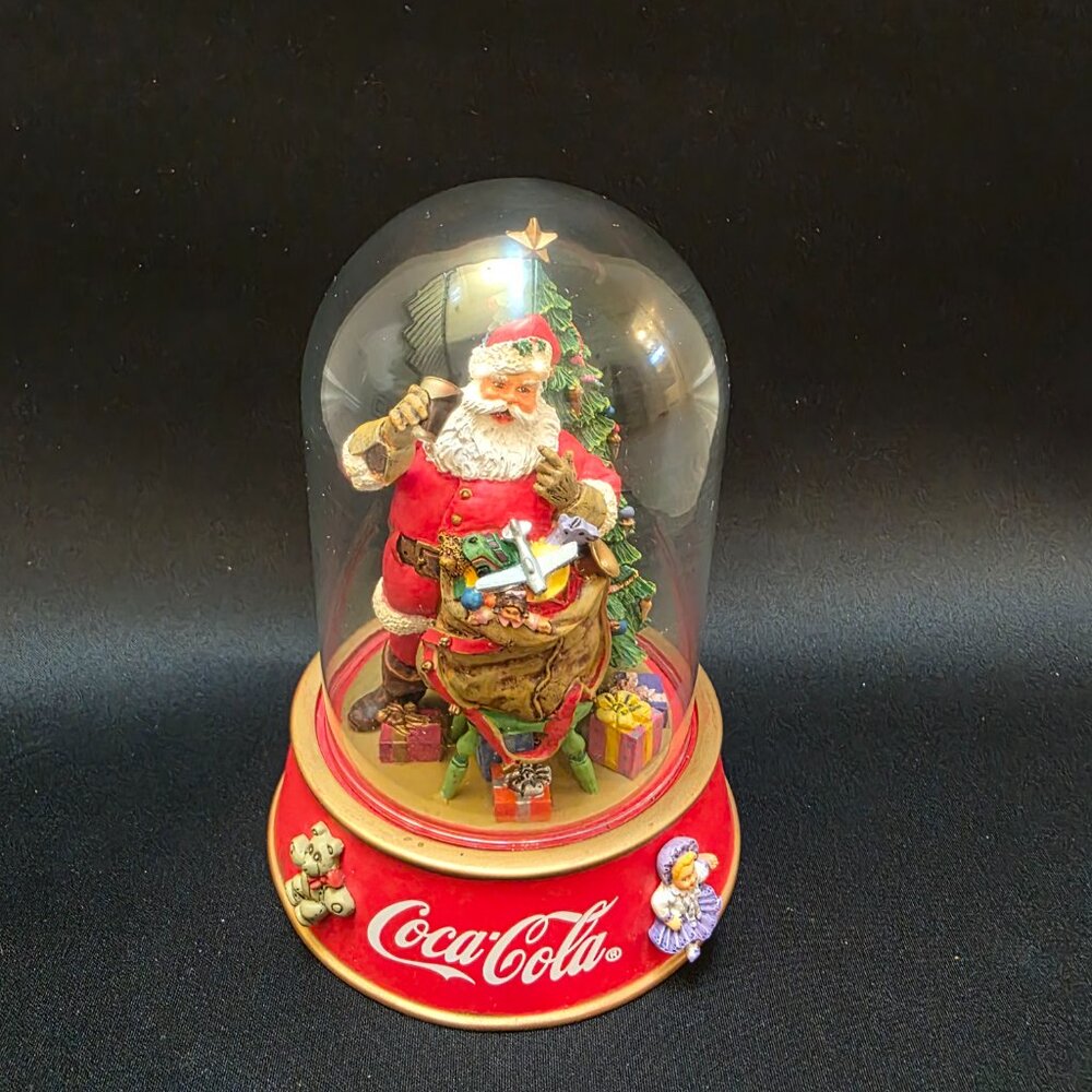 FRANKLIN MINT COCA COLA HOSPITALITY SANTA FIGURINE WITH DOME LID